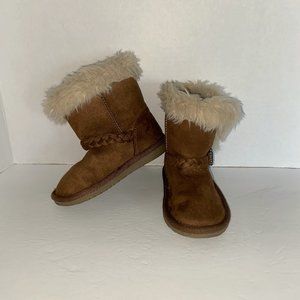 🌸PLACE Faux Fur Boots‎